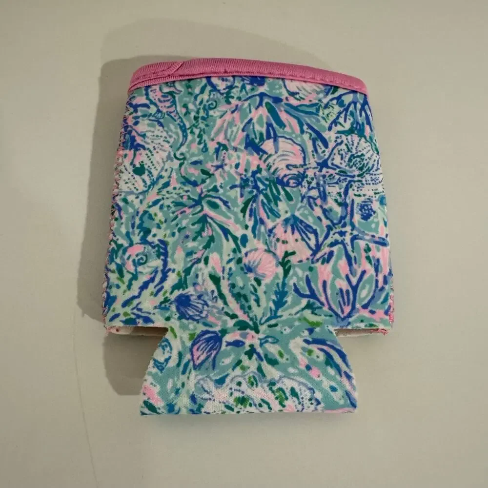 Lilly Pulitzer Soleil It On Me Beach Day Pouch Drink Hugger Coozie Towel Clips